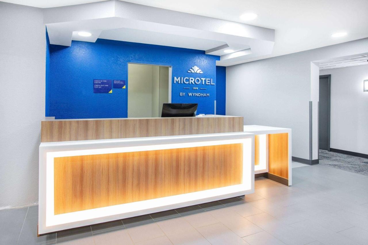 Microtel Inn By Wyndham Бекли Екстериор снимка